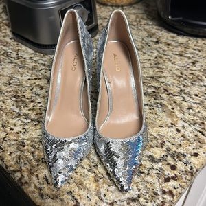 Aldo size 7.5 sparkly sequin silver shoes. Never worn new without box.